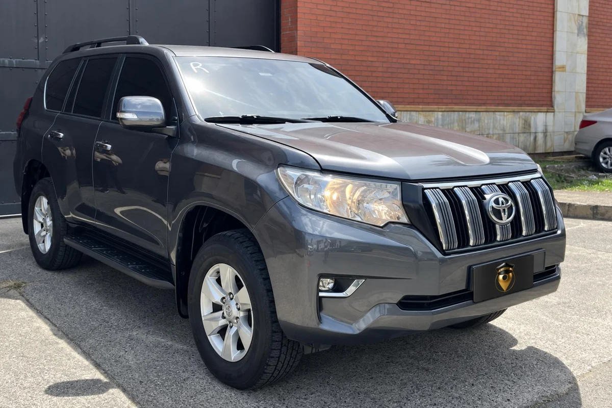 Toyota Prado TXL del catálogo de camionetas blindadas de Mi Elegido VIP